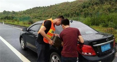 苍梧永福道路救援